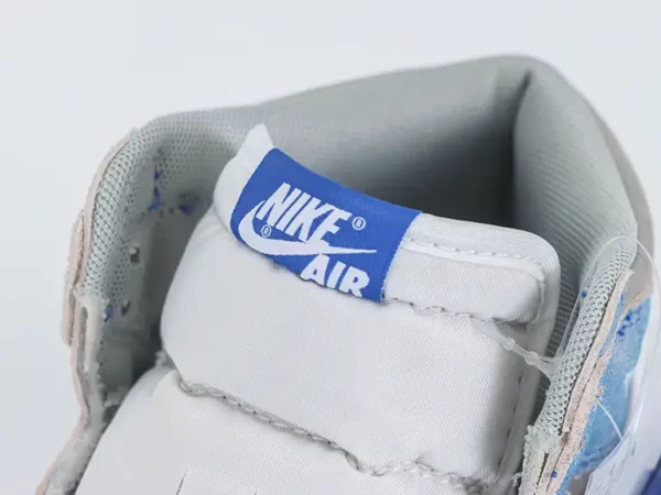 Giày Nike Air Jordan 1 High OG Hyper Royal Like Auth 7