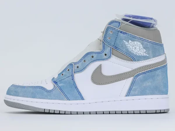 Giày Nike Air Jordan 1 High OG Hyper Royal Like Auth 9