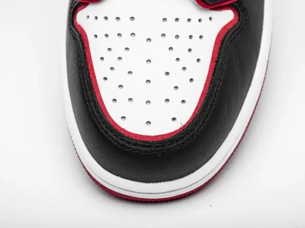 Giày Nike Air Jordan 1 Retro High Bloodline (8)