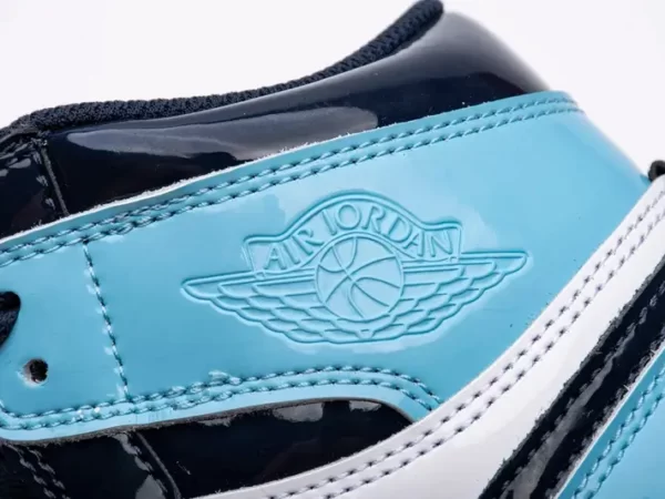 Giày Nike Air Jordan 1 Retro High UNC Patent Like Auth (6)