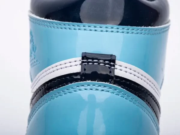Giày Nike Air Jordan 1 Retro High UNC Patent Like Auth (7)