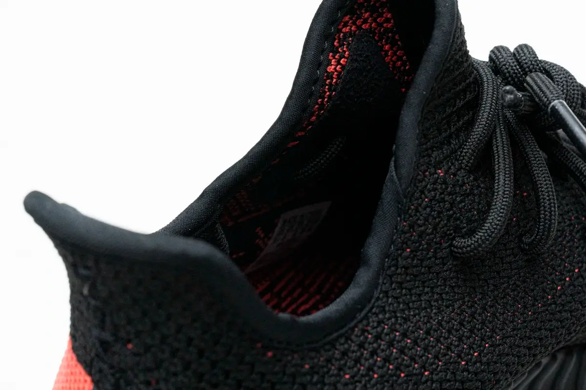 Giày Adidas Yeezy Boost 350 V2 Core Black Red Like Auth 6 Giày Adidas Yeezy Boost 350 V2 Core Black Red Like Auth (13)