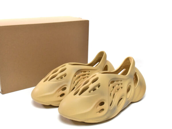 Giày Adidas Yeezy Foam Runner Desert Sand Like Auth