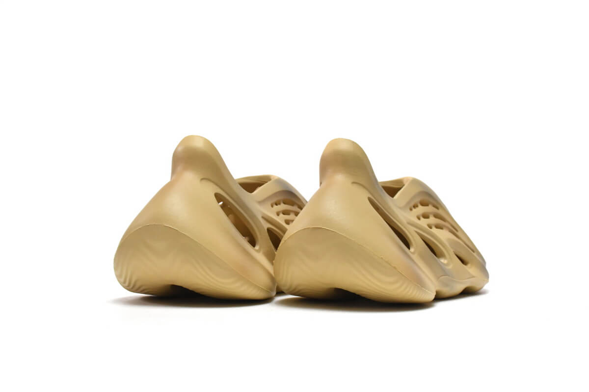 Giày Adidas Yeezy Foam Runner Desert Sand Like Auth 1 Giày Adidas Yeezy Foam Runner Desert Sand Like Auth