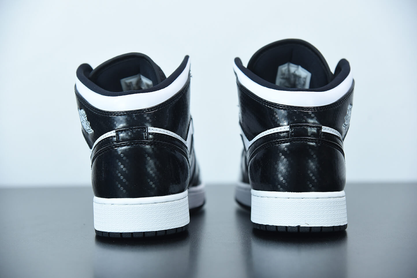 Giày Nike Air Jordan 1 Mid Carbon Fiber