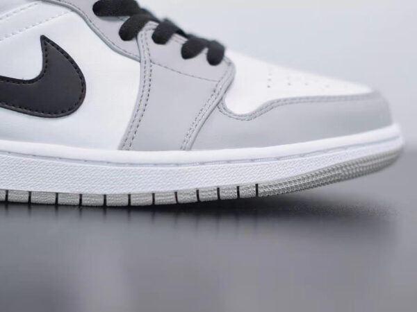 Giày Nike Air Jordan 1 Mid 'Light Smoke Grey'