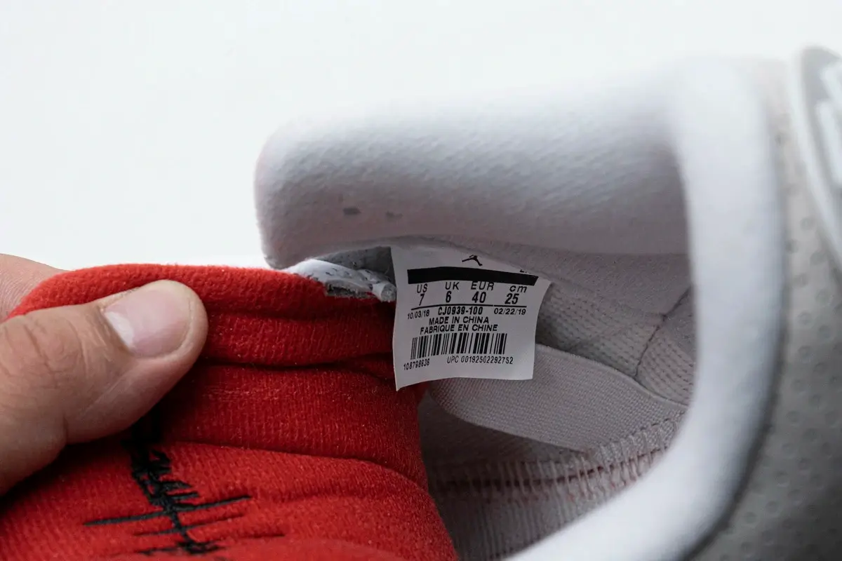 Giày Nike Air Jordan 3 Retro Tinker White University Red (14)