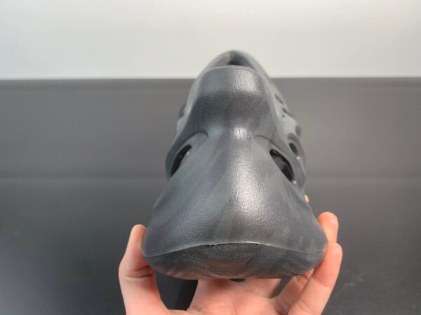 Giày Adidas Yeezy Foam RNR Onyx Black Like Auth