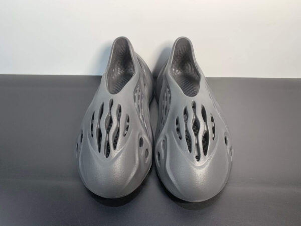 Giày Adidas Yeezaay Foam RNR Onyx Black Like Auth