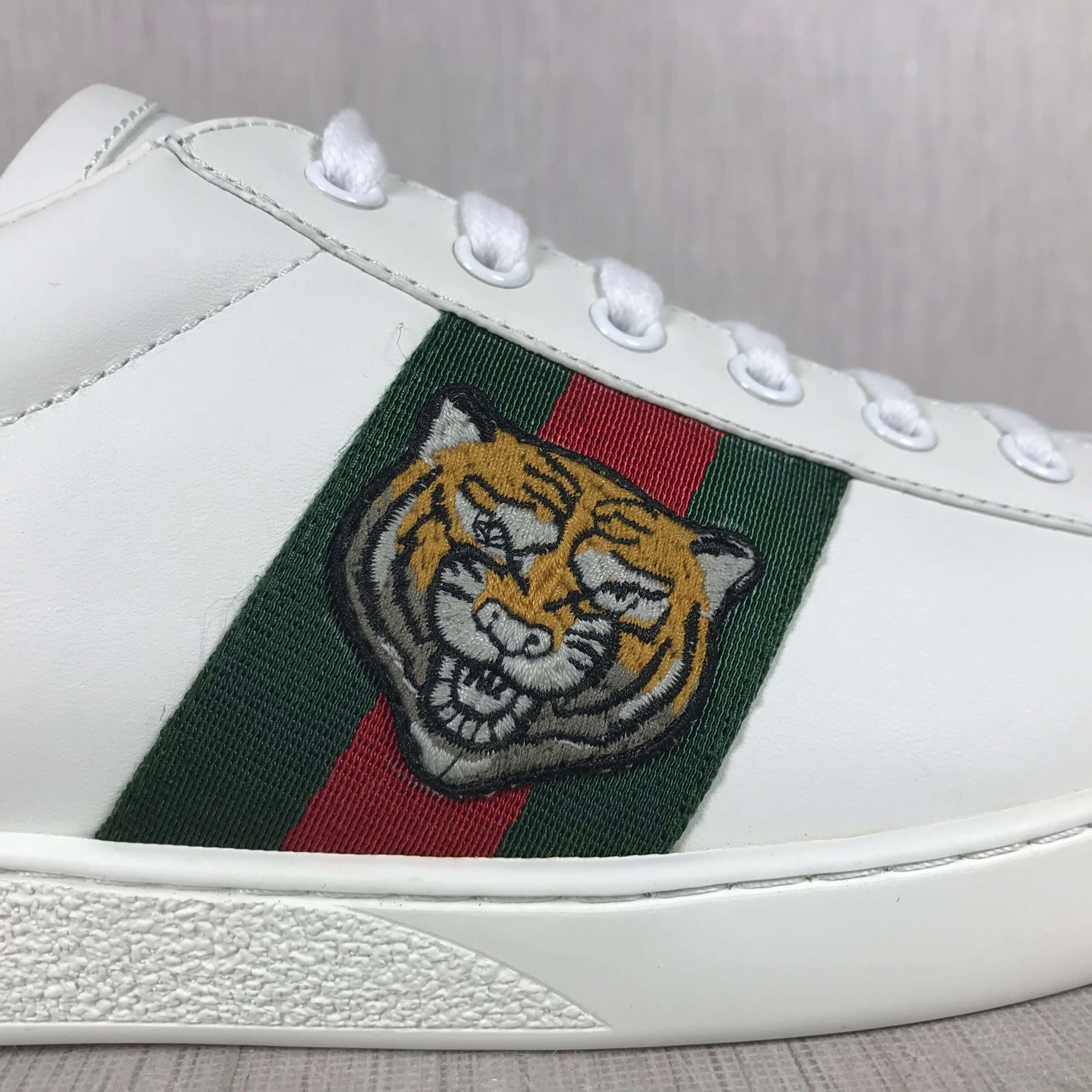Giày Gucci Ace Tiger Họa Tiết Mặt Hổ Like Auth