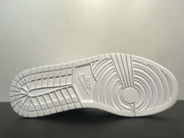 Giày Nike Air Jordan 1 Mid Triple White