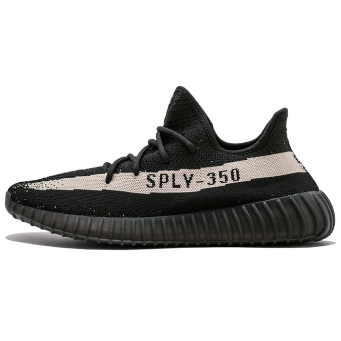 Các loại giày Adidas Yeezy "Hot Trend" được săn lùng nhiều nhất hiện nay 7 Các loại giày Adidas Yeezy: YEEZY 350 V2 Oreo