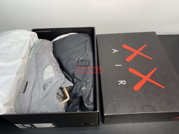 Giày Nike Air Jordan 4 Retro Kaws Like Auth