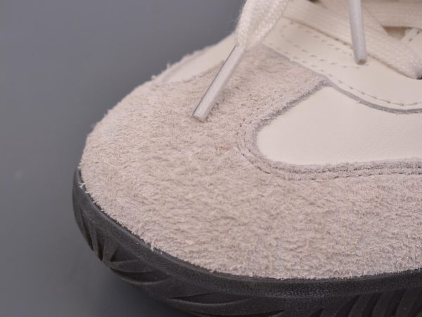 giay-champion-essentials-champ-t-trainer-cream-black-like-auth